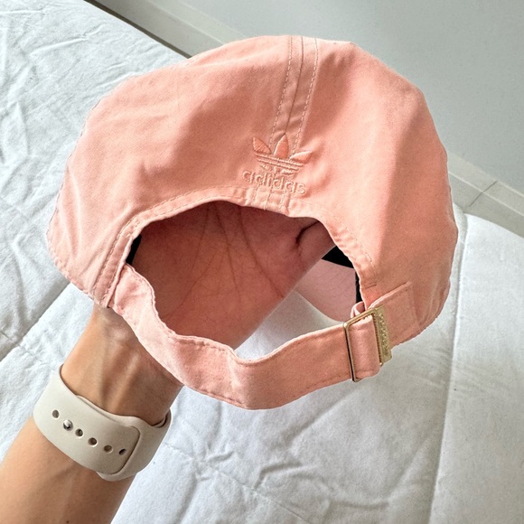 Adidas pink hat - Picture 2 of 3